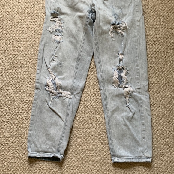 Light Wash Distressed Mom Jeans - Picture 2 of 6